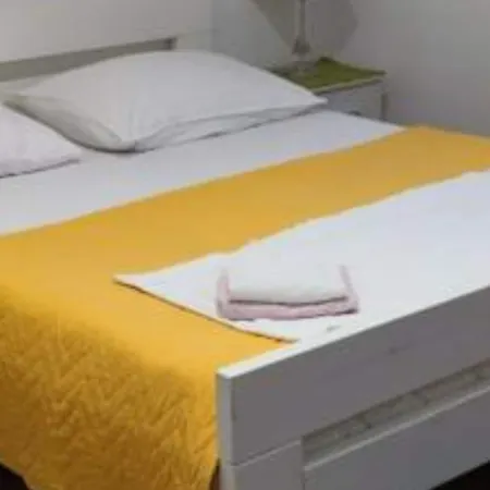 Apartment Mira Roso - One Bedroom 3 Makarska